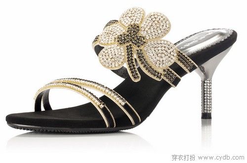 女人永遠(yuǎn)少雙鞋