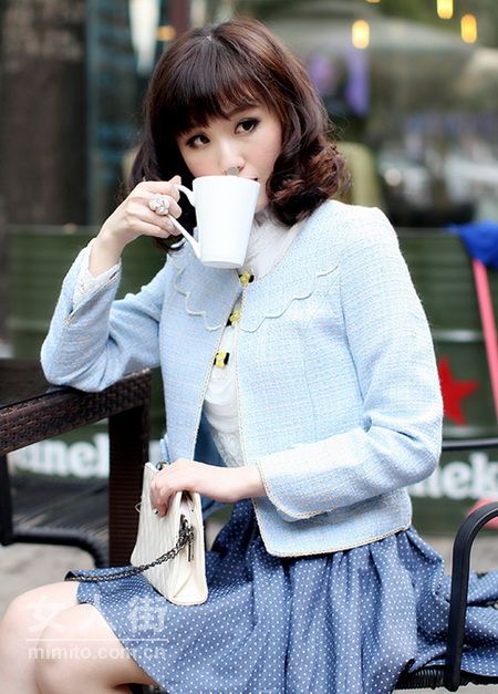 秋日外套搭配 打造甜美淑女風(fēng)
